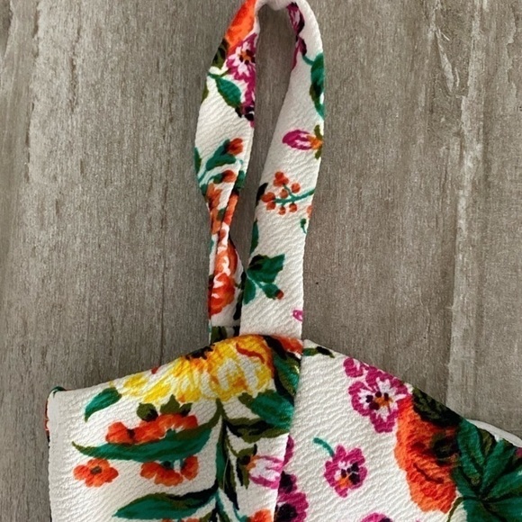 Floral Peplum Top - Picture 11 of 12